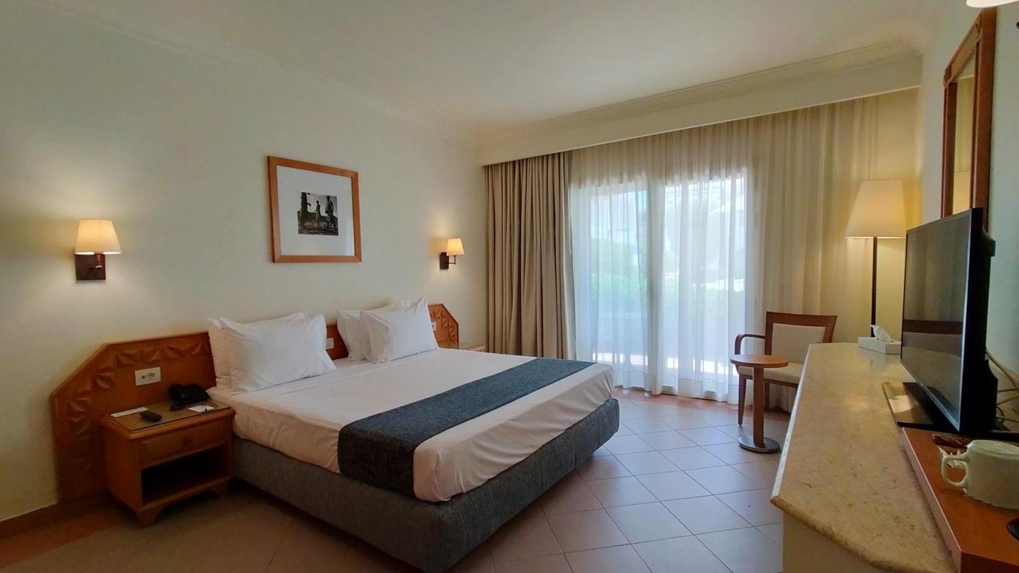 Resort Camel Dive Club & - Boutique